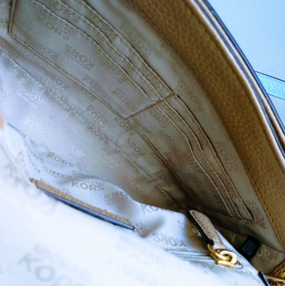 Michael Kors Vanna Leather Crossbody Bag - Picture 15 of 15